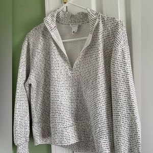 Women’s Republic white and black‎ pullover size small